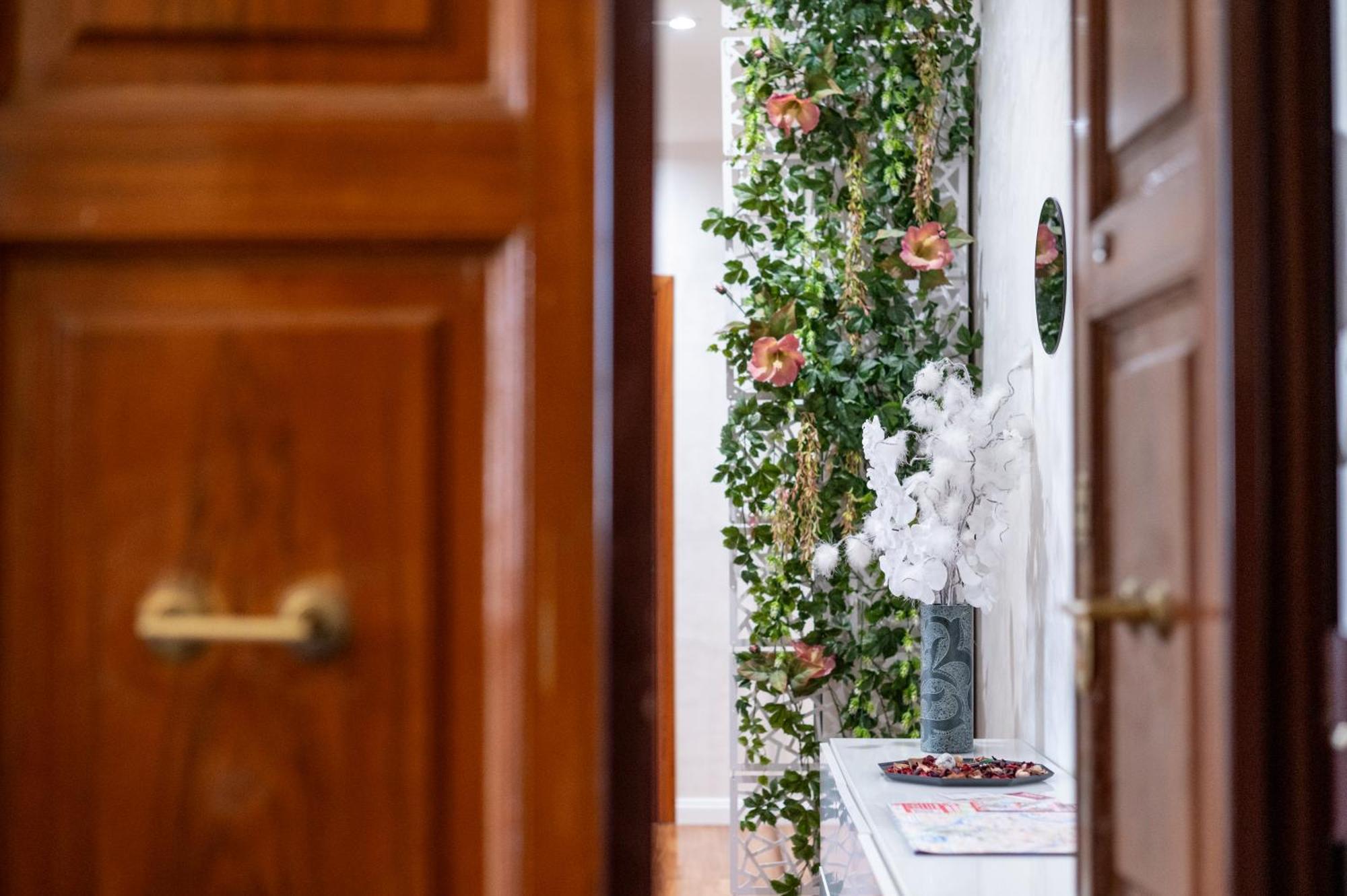 Interno 39 - San Pietro, Rome
